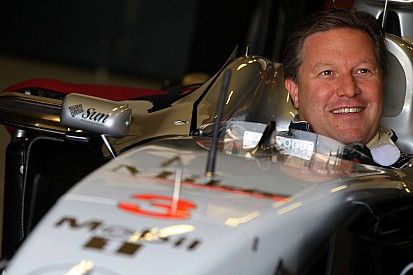 ¿Cómo comprar un McLaren de Hakkinen a Ron Dennis?