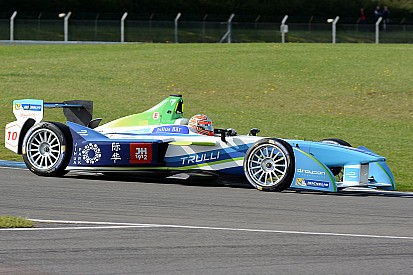 Vers un forfait définitif de Trulli, Jaguar attendu