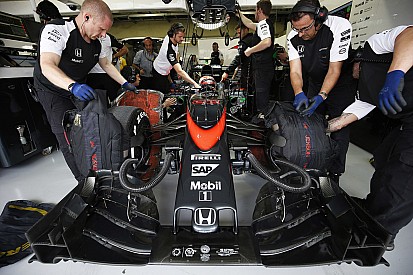 Деннис пообещал кадровые перестановки в McLaren