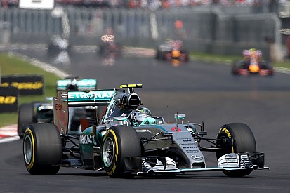 Mercedes "too far" ahead to be caught, warns Ricciardo