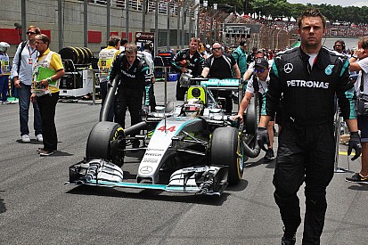 Mercedes "pas certain" de pouvoir faire face au calendrier 2016
