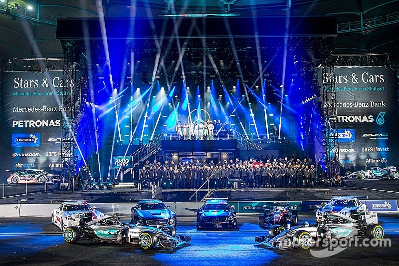 Photos - Les moments marquants du Stars & Cars de Mercedes!