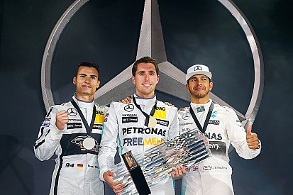 Gallery: Mercedes rounds off 2015 with Stars & Cars event