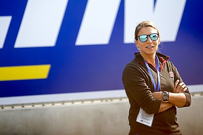 De Silvestro open to V8 Supercars future