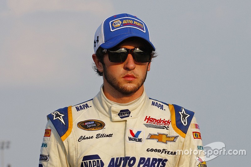 Es geht los: Chase Elliott testet in Jeff Gordons 24
