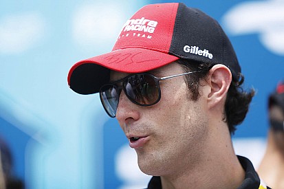 Com companheiro de equipe novo, Senna busca evolução amanhã