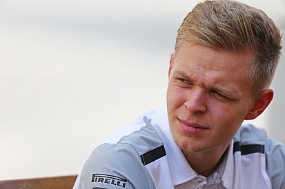 Mercedes intéressé par Magnussen, mais priorité à Ocon