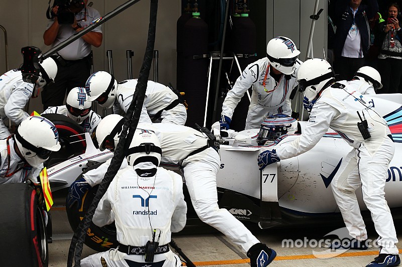 Bottas culpa a los birlos por los problemas de Williams en los boxes