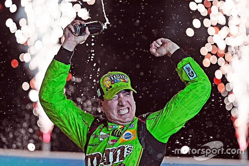 Sieger Kyle Busch, Joe Gibbs Racing Toyota