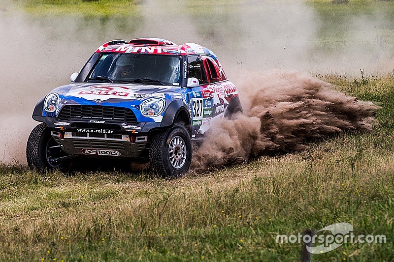 Dakar is go: 12 MINI ALL4 Racing line up for the start of the 2016 Dakar Rally