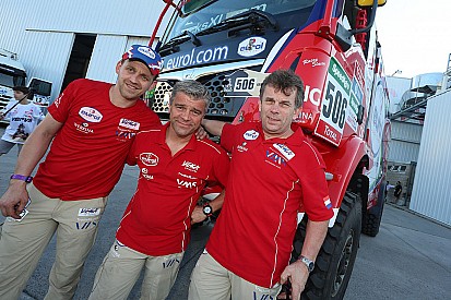 Dakar Trucks, Stage 2: Stacey leads as early leader Villagra slows