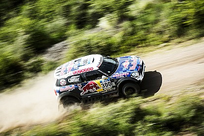 Al-Attiyah gets stuck and picks up a puncture – but isn’t deflated