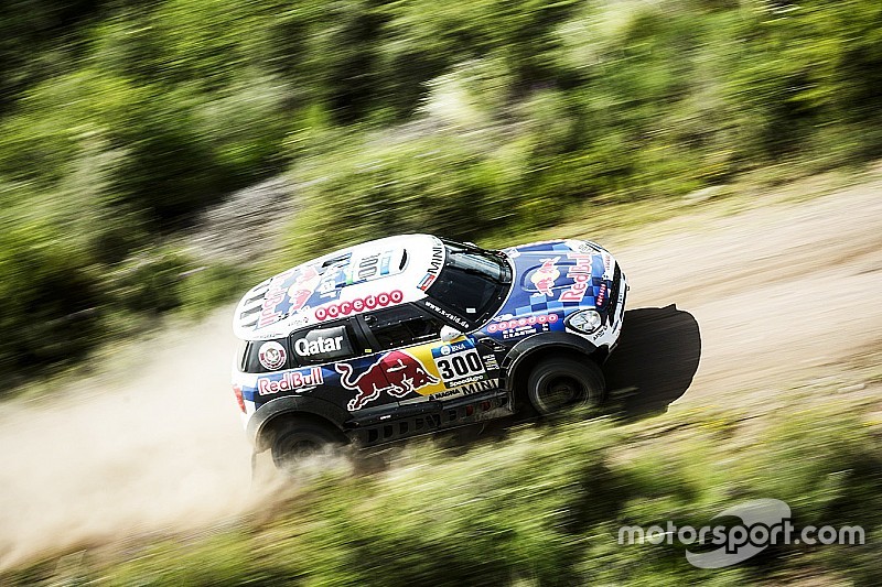 Al-Attiyah gets stuck and picks up a puncture – but isn’t deflated