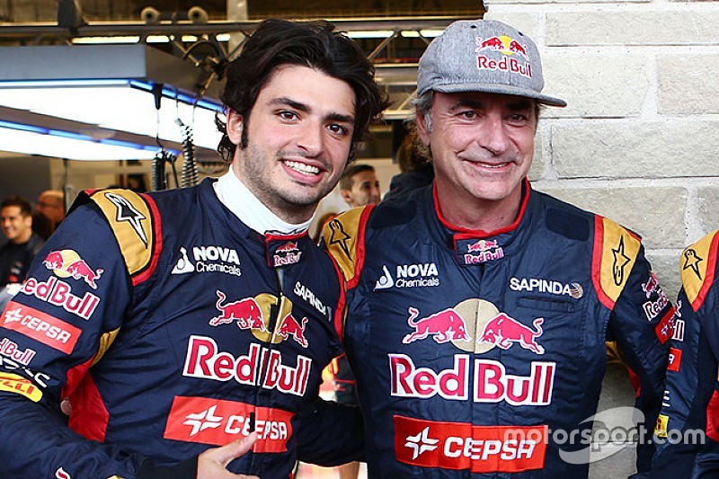 (Da esquerda para direita): Carlos Sainz Jr., Scuderia Toro Rosso ao lado do pau Carlos Sainz, Jos Verstappen e o filho Max Verstappen, Scuderia Toro Rosso