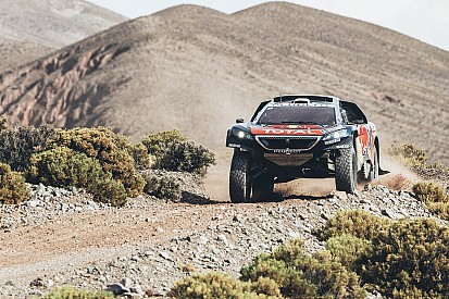 Dakar, Auto, Tappa 5: Loeb guida la tripletta Peugeot