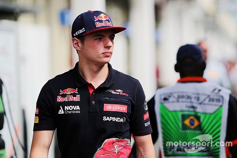Verstappen geeft Formule 1-demo in de sneeuw