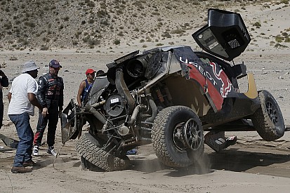 Dakar auto’s: Winst voor Al-Attiyah, Loeb ongedeerd na crash