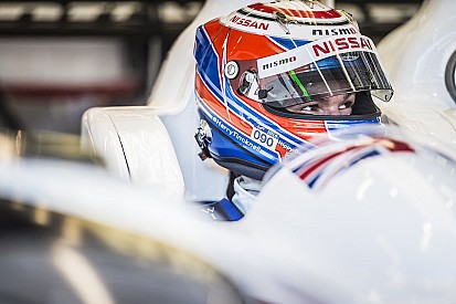 Tincknell rempile avec JOTA Sport