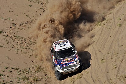 Dakar auto’s: Al-Attiyah wint, Loeb heeft mazzel
