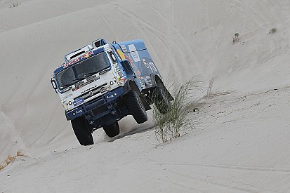 Dakar, Camion, Tappa 11: Nikolaev non sorprende De Rooy
