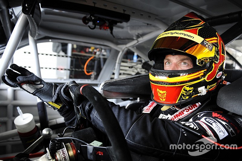 Kumpen neemt deel aan seizoensopener NASCAR Xfinity Series