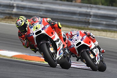 Marquez denkt dat Ducati in 2016 races kan winnen