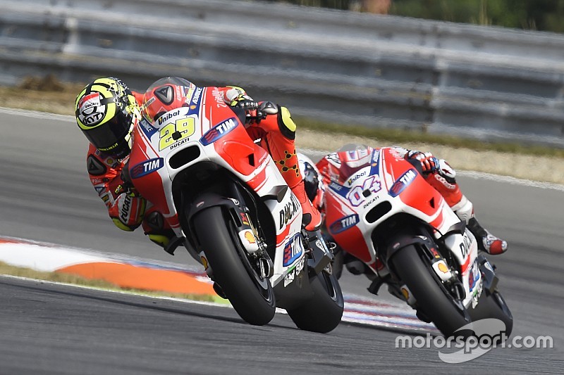 Marquez denkt dat Ducati in 2016 races kan winnen