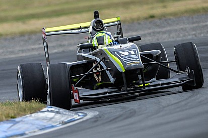 Ruapuna TRS: Norris beats Piquet to win chaotic Race 2