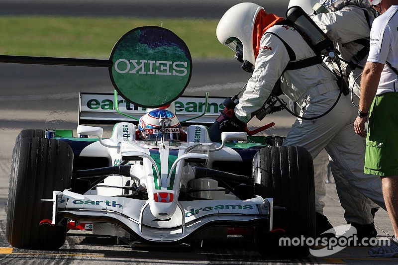 Jenson Button, Honda Racing F1 Team, Nachtanken