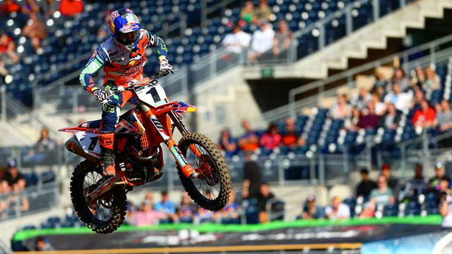 Primo centro per il campione Dungey ad Anaheim