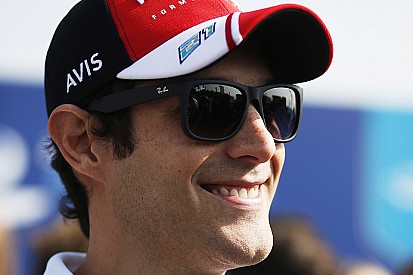 Senna vence Prost em simulador da Fórmula E