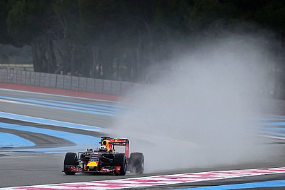 Ricciardo snelste tijdens eerste dag regenbandentest