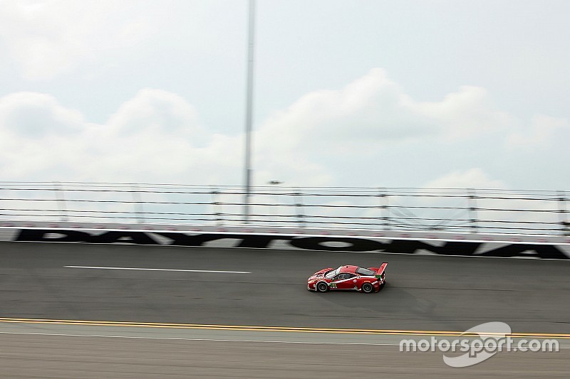 #63 Scuderia Corsa Ferrari 458 Italia: Christina Nielsen, Alessandro Balzan, Robert Renauer, Jeff Se