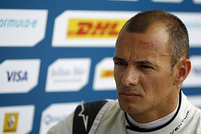 Sarrazin revela desilusão com Alain Prost na F1
