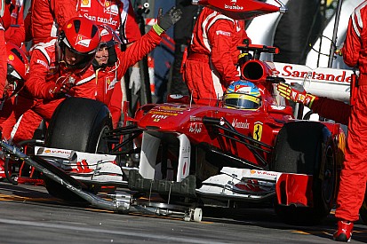 Site: Ferrari estaria preparando mudança na pintura em 2016