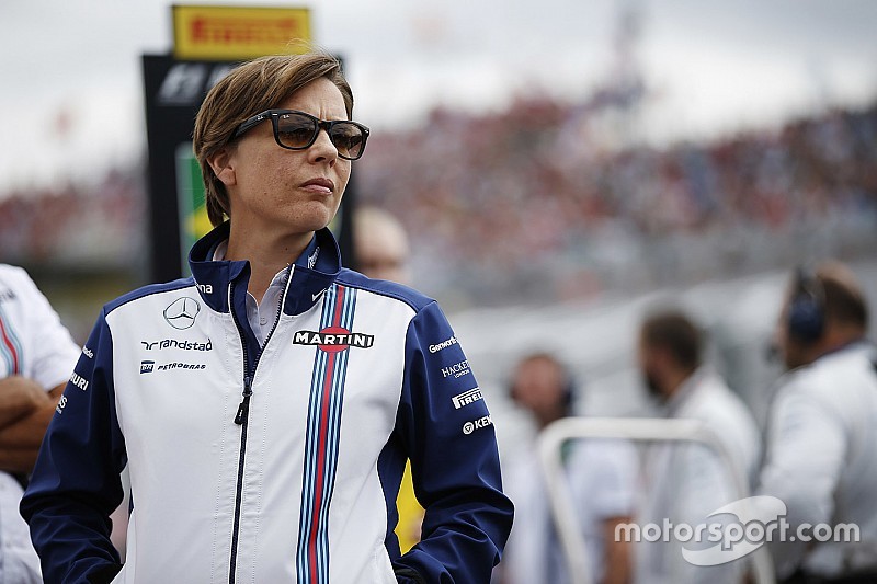 Claire Williams diz se sentir “garotinha” entre chefes da F1