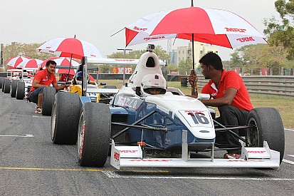 Tharani beats Reddy to MRF F1600 pole
