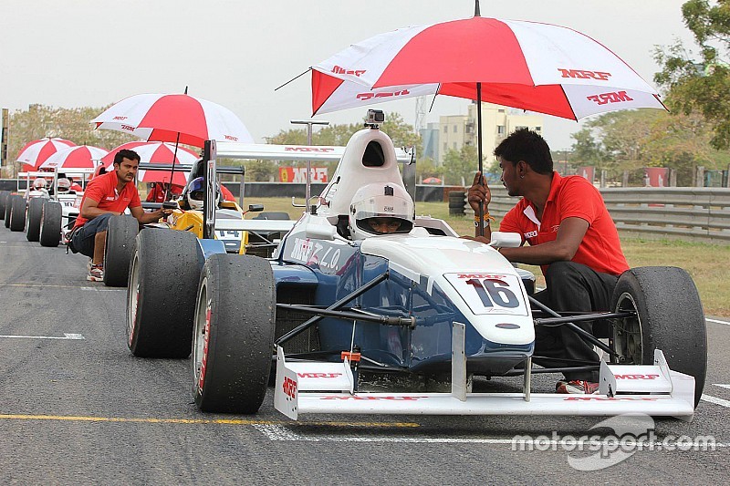 Tharani beats Reddy to MRF F1600 pole