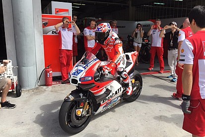 Casey Stoner retorna à Ducati em teste privado