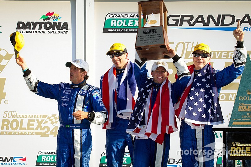 DP círculo de la victoria: ganadores generales A.J. Allmendinger, Oswaldo Negri, John Pew y Justin W