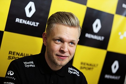Magnussen é confirmado como piloto da Renault para 2016