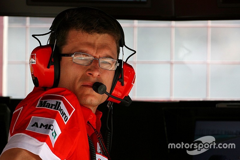 Ex-engenheiro da Ferrari, Chris Dyer vai para Renault