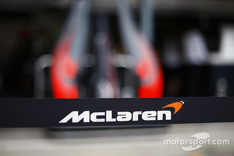 Novo carro da McLaren passa por testes de colisão