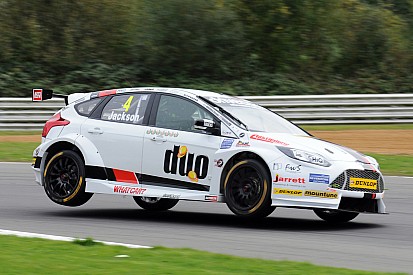 Jackson retained by Motorbase for 2016 BTCC season