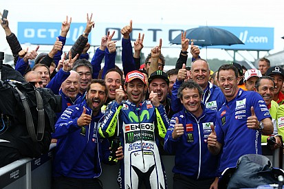 Cómo Rossi se ha puesto a Yamaha en el bolsillo