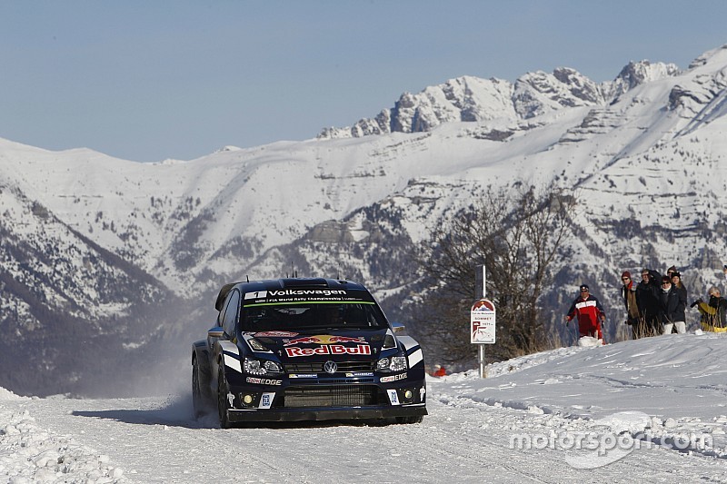 Ogier manda en el primer día en Suecia