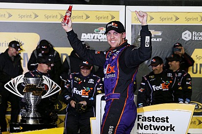 Hamlin vence Sprint Unlimited e mantém domínio da JGR