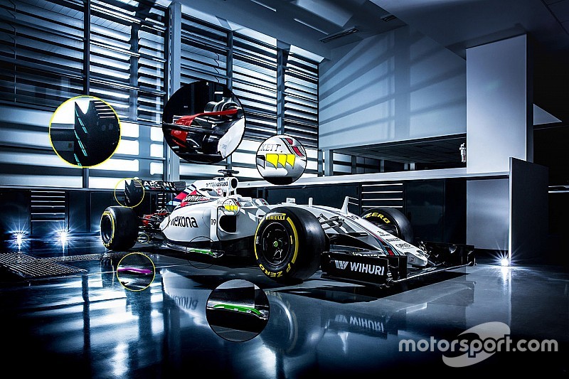 La Williams con l'arco della Mercedes