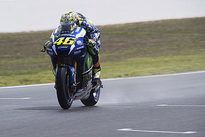 Após teste, Valentino Rossi passará a usar Yamaha híbrida