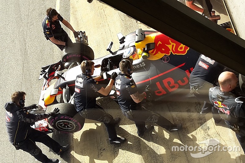 Barcelone, Jour 2 - Red Bull et Ferrari dégainent les ultra-tendres à la mi-journée
